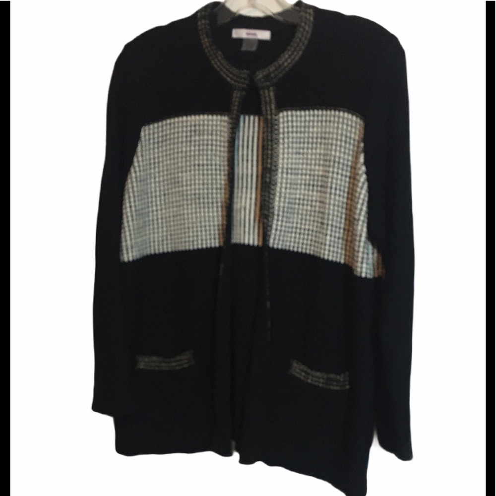 Sweater black and white beautiful material